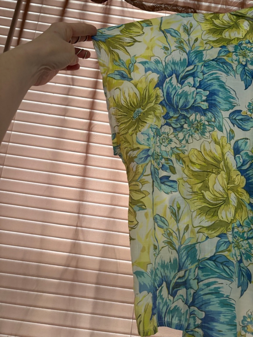 🌞🪻🌼LIKE NEW Carolyn Taylor Blue & Lime Floral Tie-Front Cap Sleeve Blouse LARGE - Picture 8 of 8